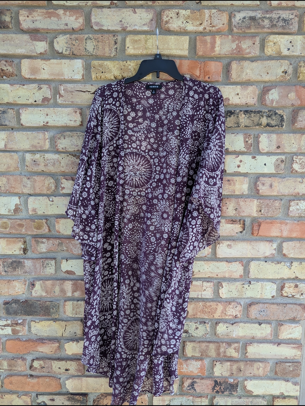 Torrid Plum and White Floral Short Sleeve Kimono - Picture 1 of 4